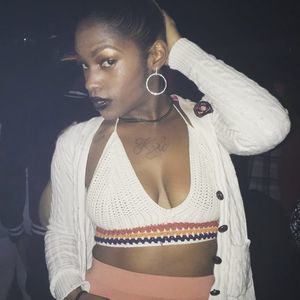 Meet your Posher, Karia shuani